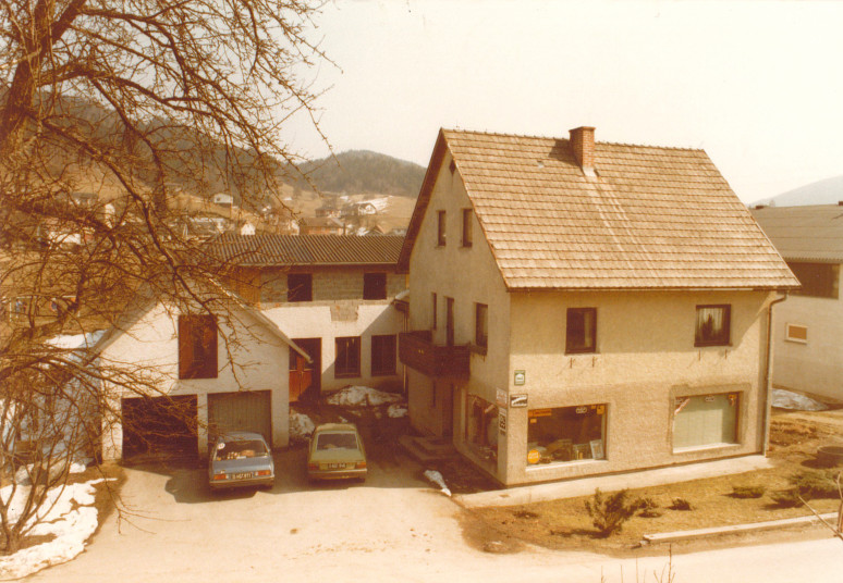 1982 Firmengebäude